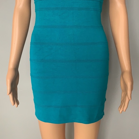 Dress - Picture 3 of 7